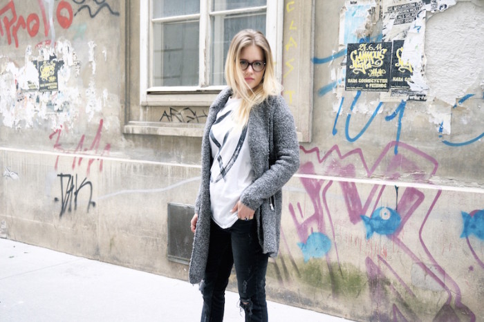 Fashion_Outfit_trend_Brille_Zanerobe_RippedJeans_Jeans_Sophiehearts3